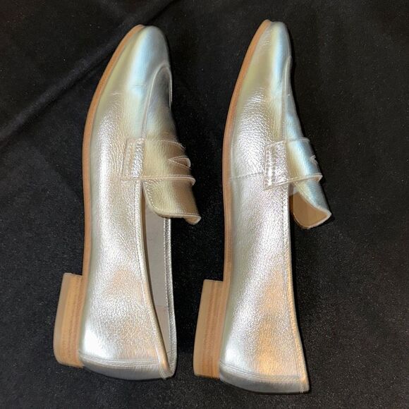 Marc Fisher Metallic Silver Penny Loafers Size 8.5 - Picture 9 of 12